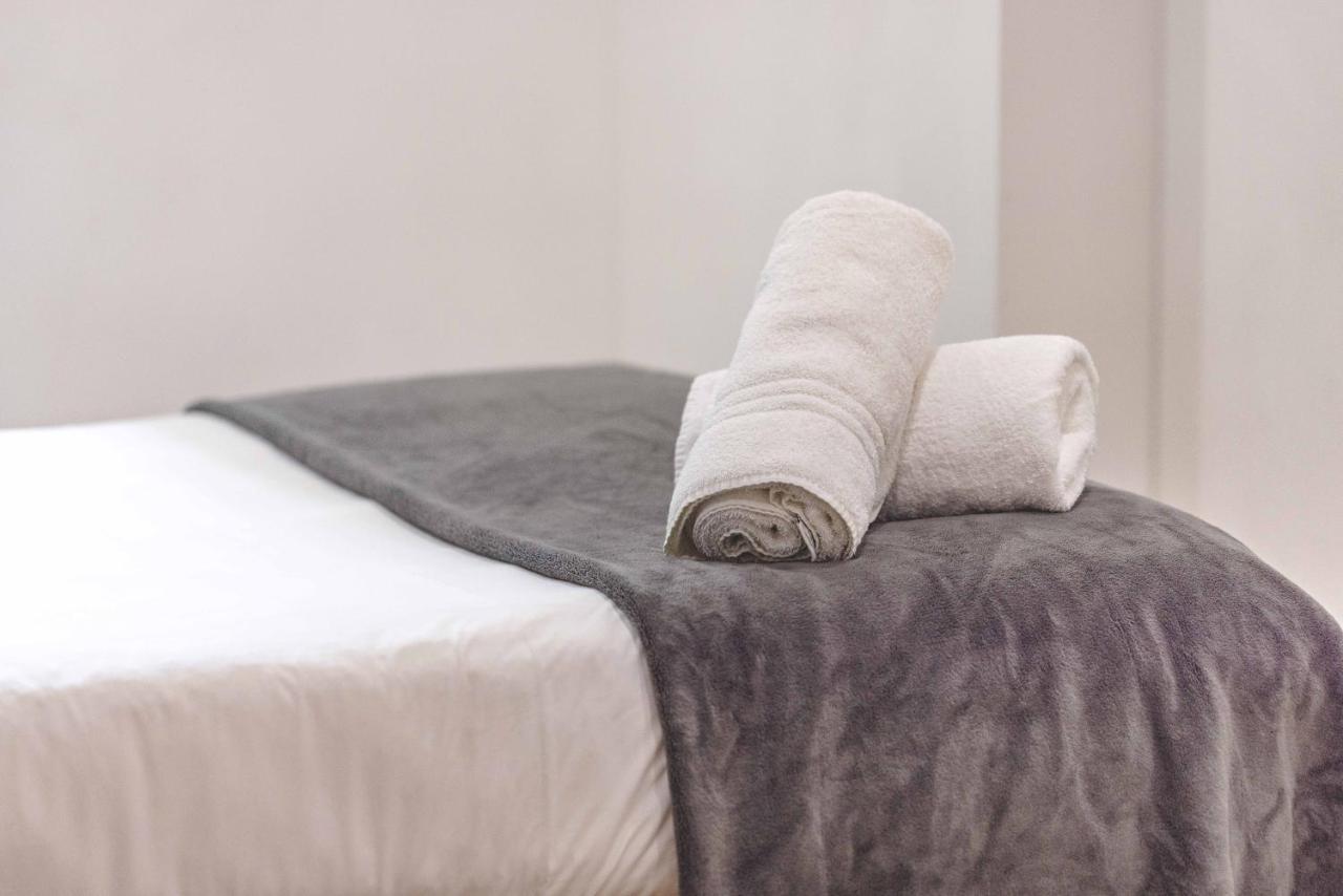 2 Bed At Slough Station & Parking - London In 20 Mins Appartement Buitenkant foto